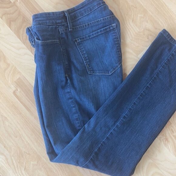 NYDJ denim lightweight dark wash straight leg jeans and capris size 6 - Picture 12 of 16